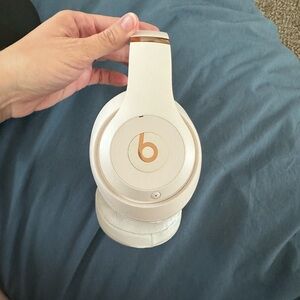 Beats Studio 3 wireless Bluetooth headphones